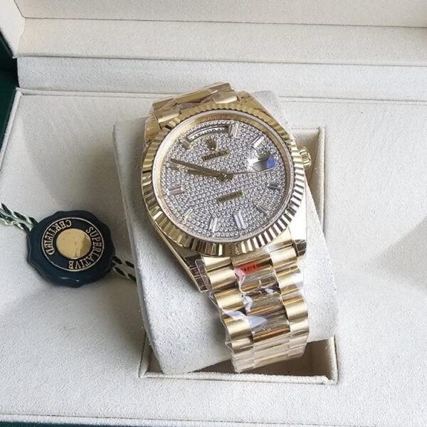 rolex day date 40 pave dial​ golden Case material