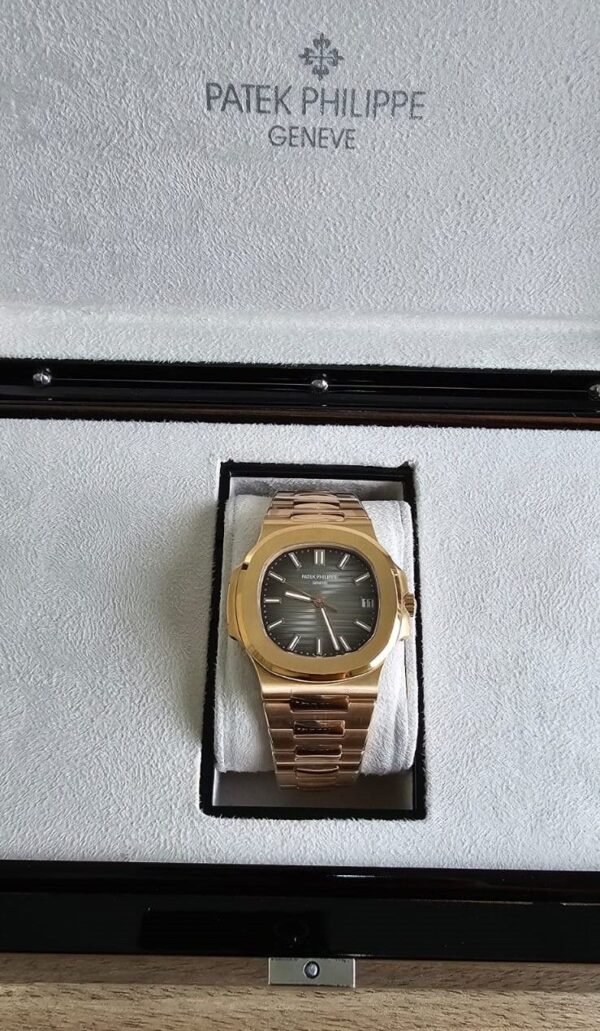 Patek Philippe Nautilus 5711 1r 001 Rose Gold​