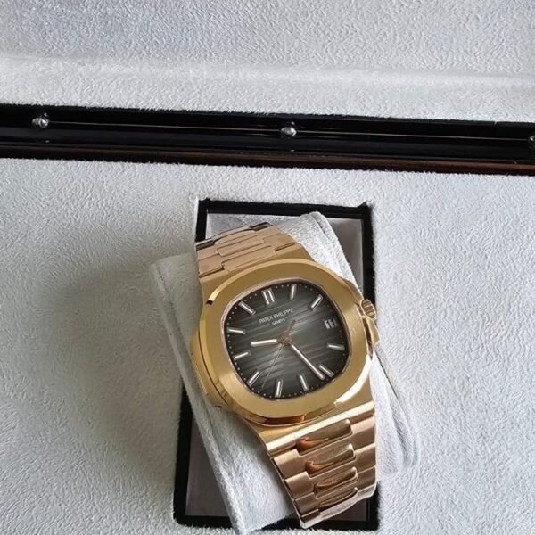 Patek Philippe Nautilus 5711 1r 001 Rose Gold​